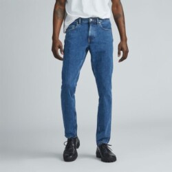 EVERLANE | The Slim 4-Way Stretch Organic Jean (everyday)